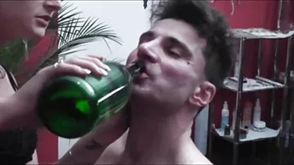 زیبایی بازی می کند با گربه صورتی سکس فیلم های قدیمی ایرانی شیرین نیکا